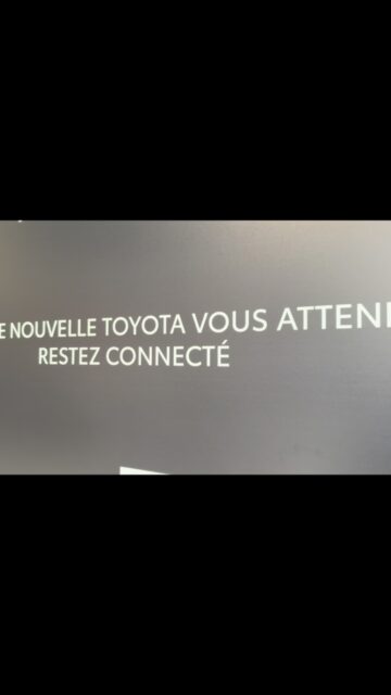 Hier soir, le hasard avait encore frappé… mais pas tout seul.J’ai eu le plaisir d’accompagner Toyota Saint-Maximin, dans l’Oise avec @aureliamentaliste pour l’inauguration de leur nouvelle concession et la présentation de la nouvelle Yaris Cross.Une belle soirée réunissant clients, partenaires et invités, dans un tout nouveau lieu.Au programme : automobile, échanges, surprises… et évidemment, un peu de mentalisme.Parce qu’une inauguration réussie ne se résume pas à couper un ruban. Elle doit créer une émotion, provoquer des conversations et laisser quelque chose dans les esprits.C’est exactement ce que j’aime apporter aux événements d’entreprise dans l’Oise : une expérience élégante, interactive et véritablement mémorable.Merci aux équipes de Toyota Saint-Maximin pour leur confiance.Et bienvenue à la nouvelle Yaris Cross.Grégory DEL RIO
Mentaliste & conférencier
Vous n’êtes pas ici par hasard#MentalisteOise
#MentalisteSaintMaximin
#EvenementEntrepriseOise
#Mentalisme
#toyotasaintmaximin