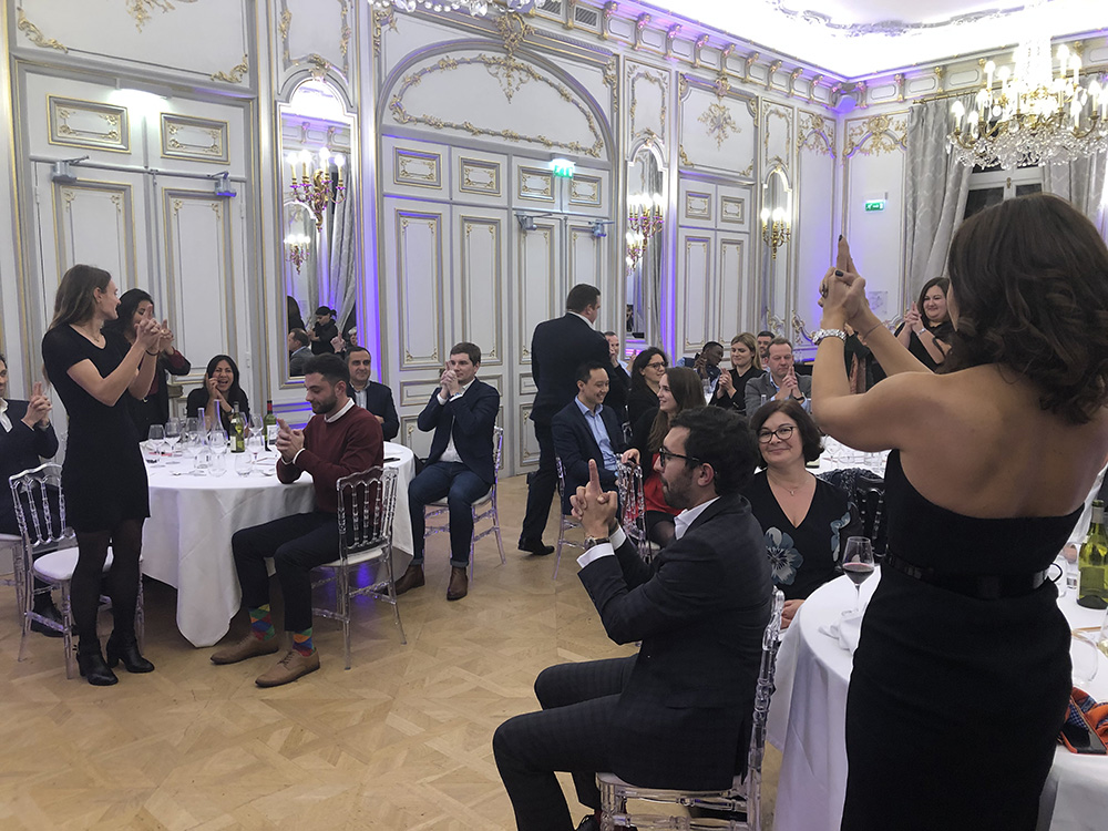 Créer l’étonnement à travers la magie et le mentalisme